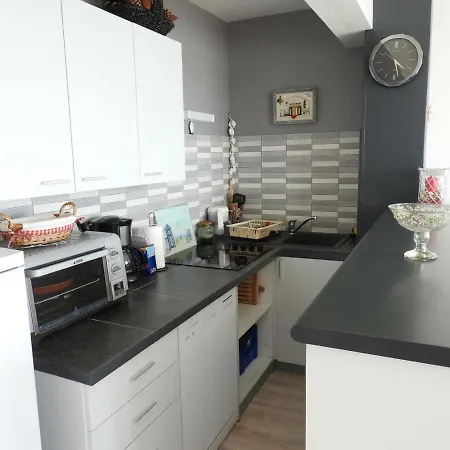 Appartement Les Sables-d'olonne, 3 Pièces, 4 Personnes - Fr-1-92-613 *